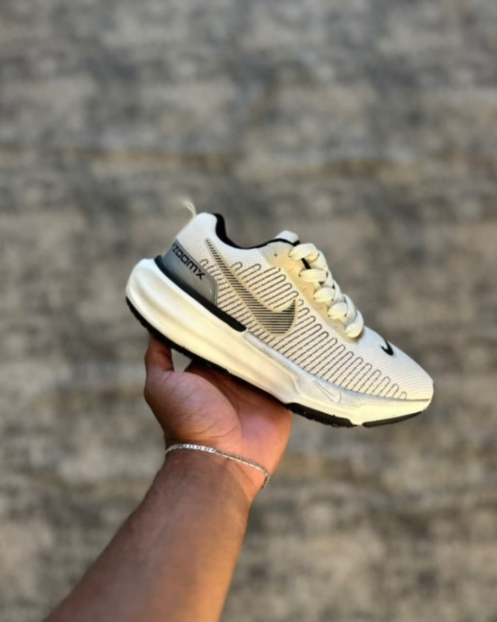 TENIS NIKE ZOOM INVENCIBLE